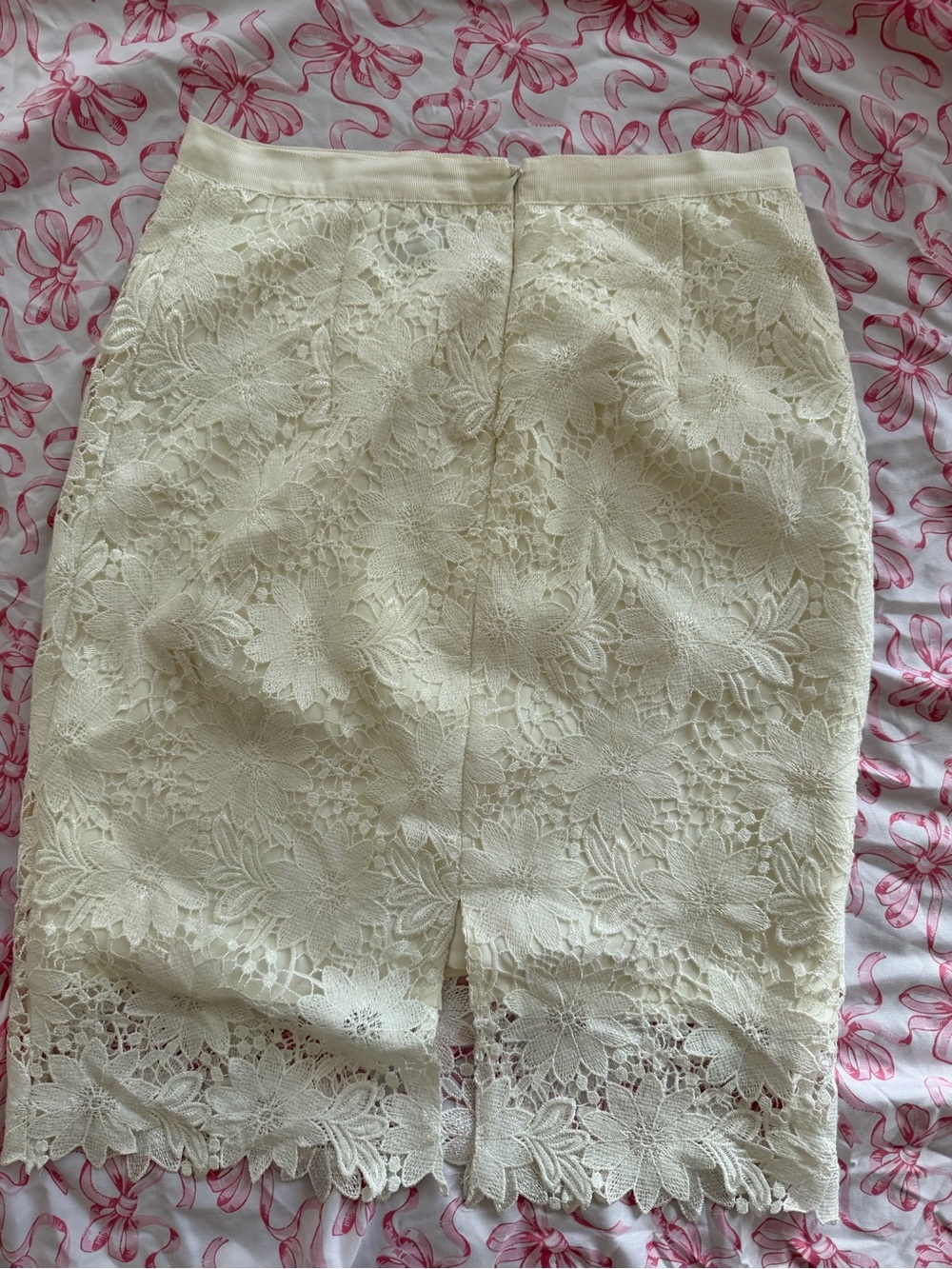 Floral lace pencil skirt - Picture 3 of 5